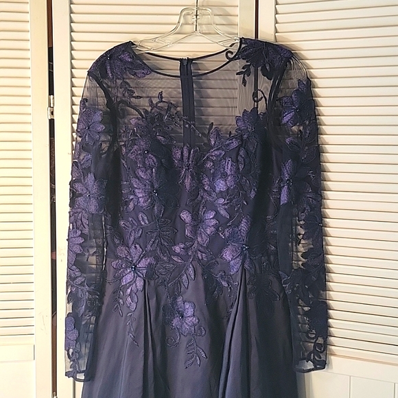TERI JON RICKIE FREEMAN EGGPLANT/NAVY COLOR LACE ILLUSIONS FORMAL DRESS SZ6 - Picture 2 of 16